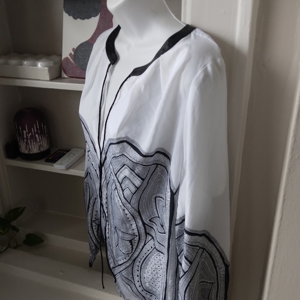 Top - Picture 2 of 3